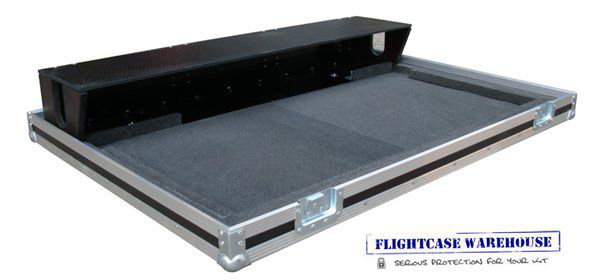 Soundcraft GB8 24 Ch Flight Case Inc Dog Box